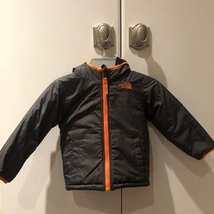 North face reversible Fall coat size 2t grey/camo